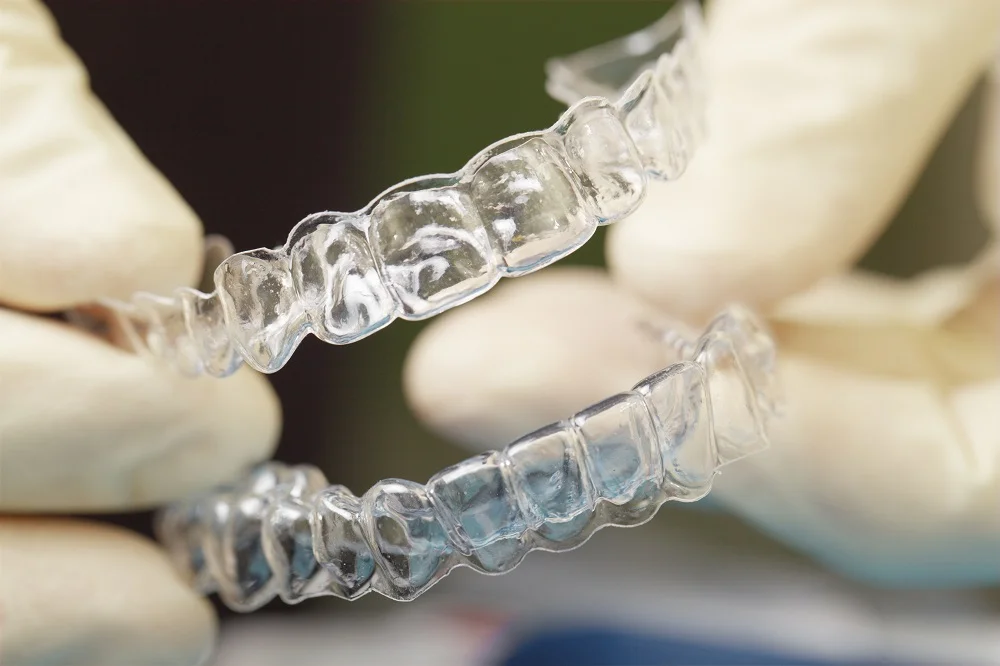 Telsiz Ortodonti veya Şeffaf Plak Markaları Nelerdir​ invisalign orthero clear correct ortodonti uzmanı dr. özlem aylıkcı istanbul diş kliniği Invisalign ve Tel Tedavisi Arasındaki Farklar İnvisalign Plakları Nasıl Kullanılmalı?​ Telsiz Ortodonti Nedir? Beni Neler Bekliyor?